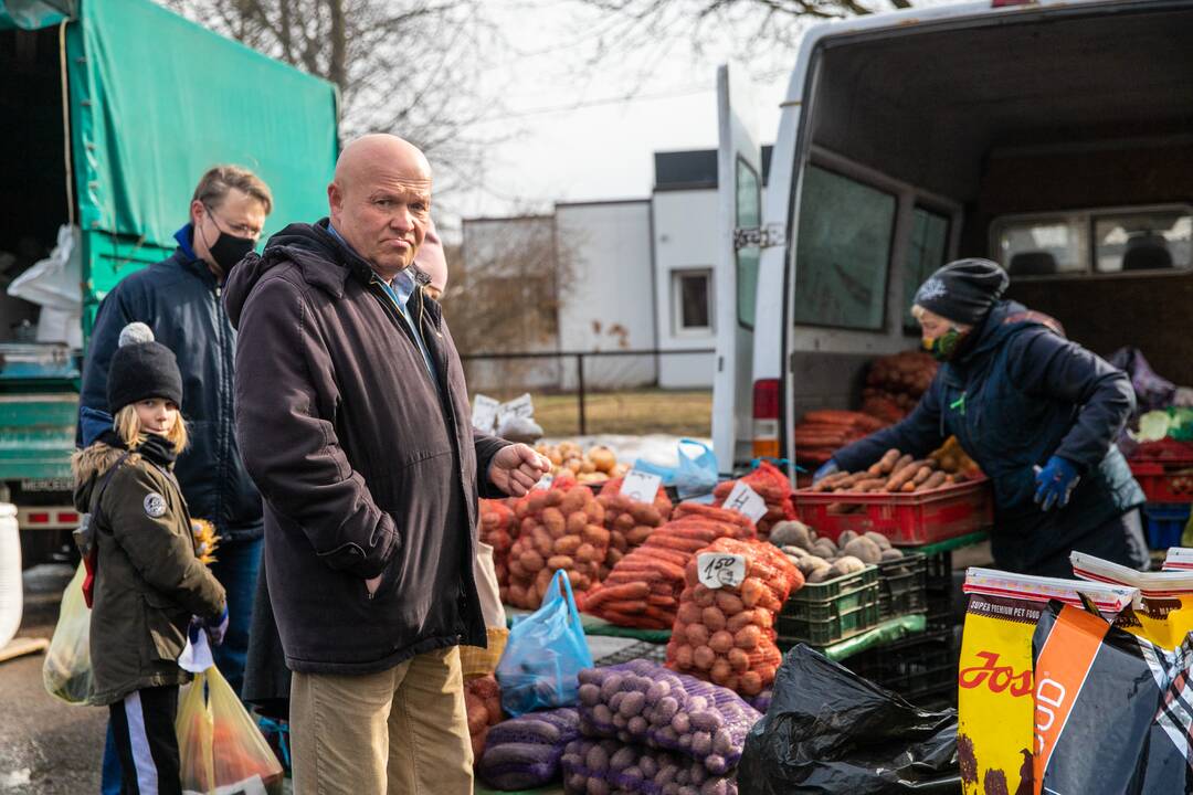 Aleksoto turgaus prekeiviai skundžiasi sumažėjusiais pirkėjų srautais