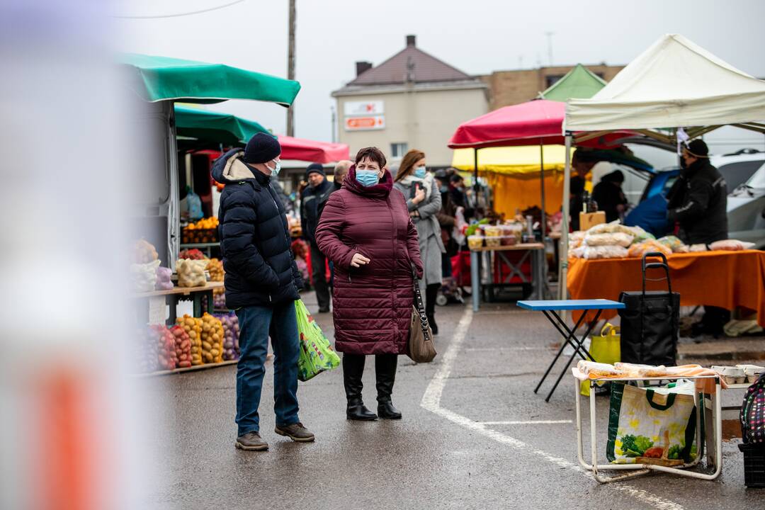 Aleksoto turgaus prekeiviai skundžiasi sumažėjusiais pirkėjų srautais