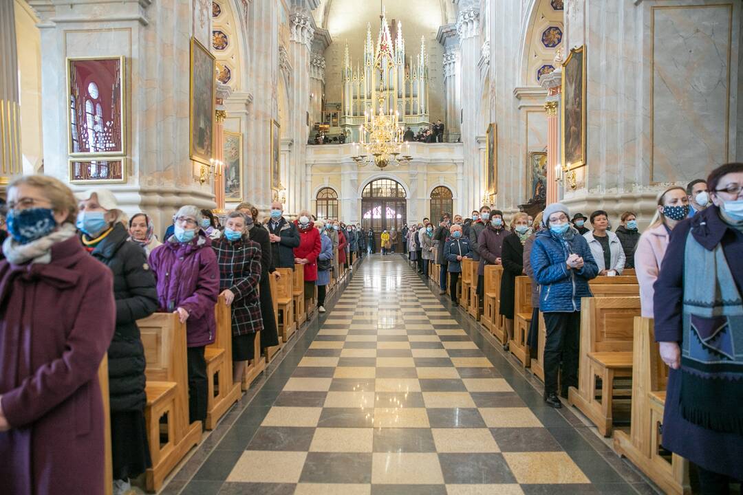 Kauno arkivyskupui K. Kėvalui įteiktas palijus