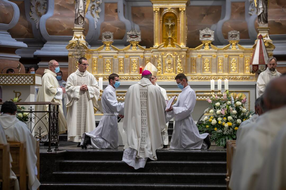 Kauno arkivyskupui K. Kėvalui įteiktas palijus
