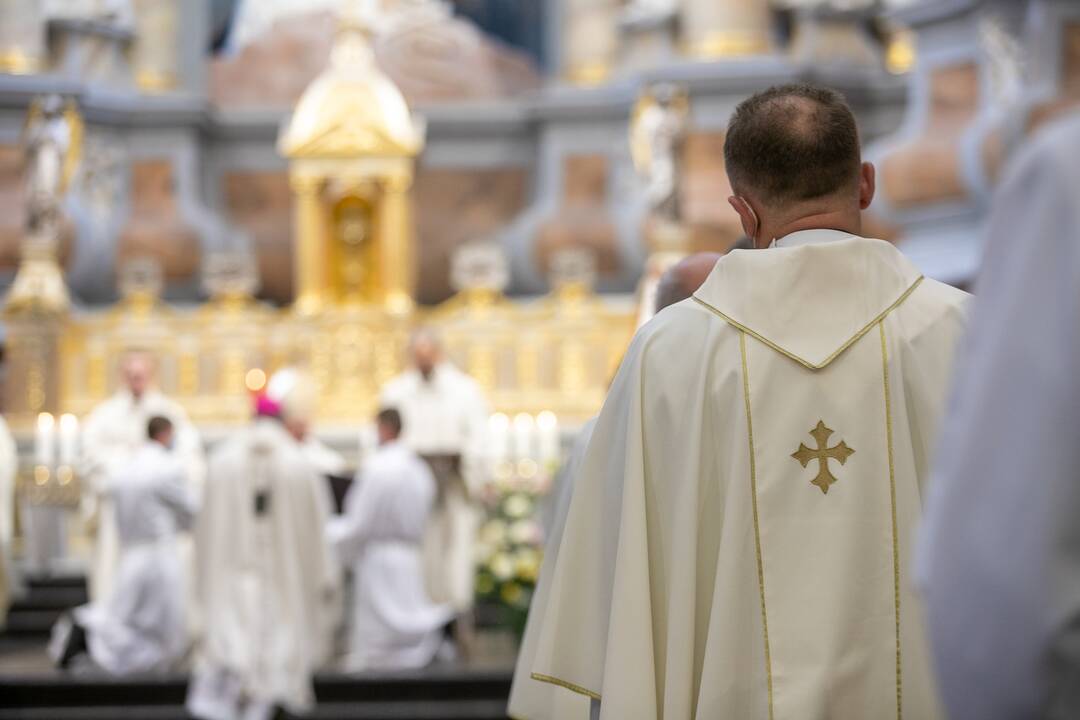 Kauno arkivyskupui K. Kėvalui įteiktas palijus