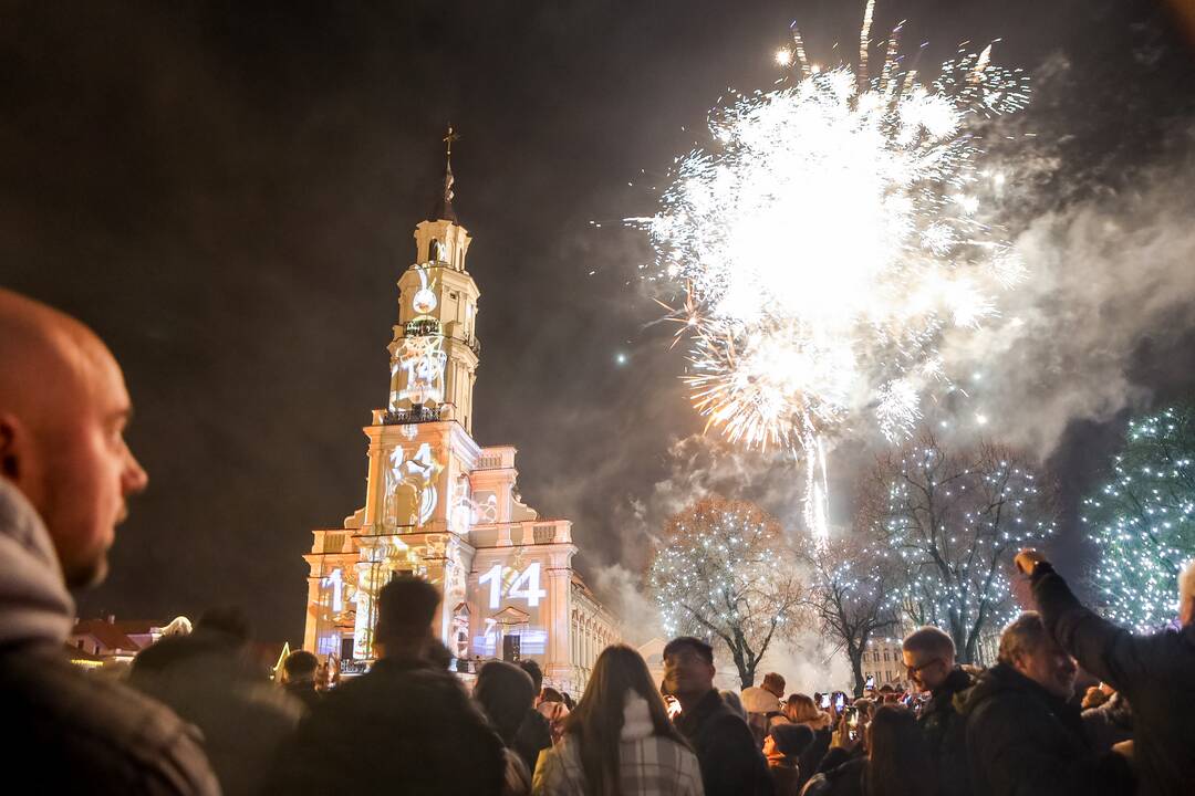 Kaunas 2023-iuosius pasitiko su muzika ir vaizdais!