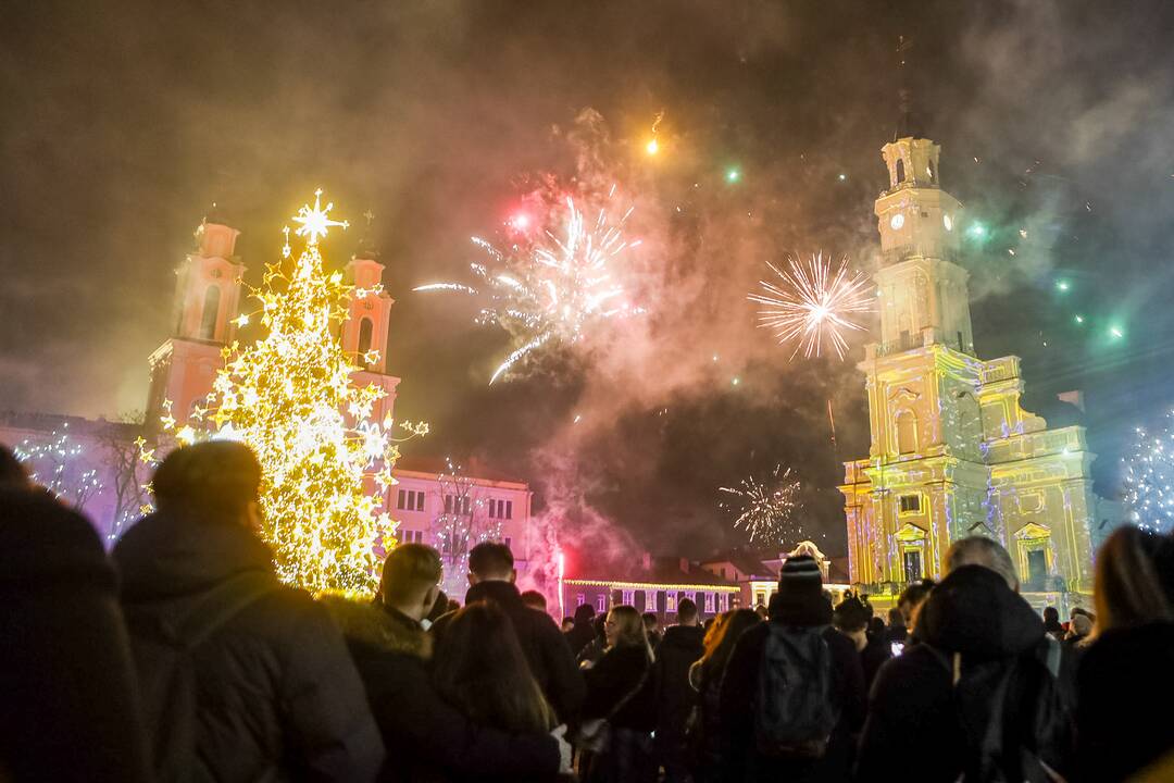 Kaunas 2023-iuosius pasitiko su muzika ir vaizdais!