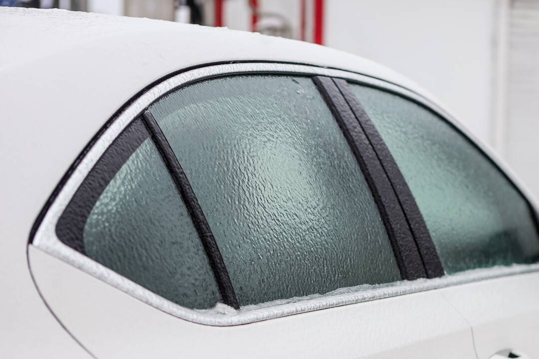 Eismo sąlygas Kaune sunkina plikledis 