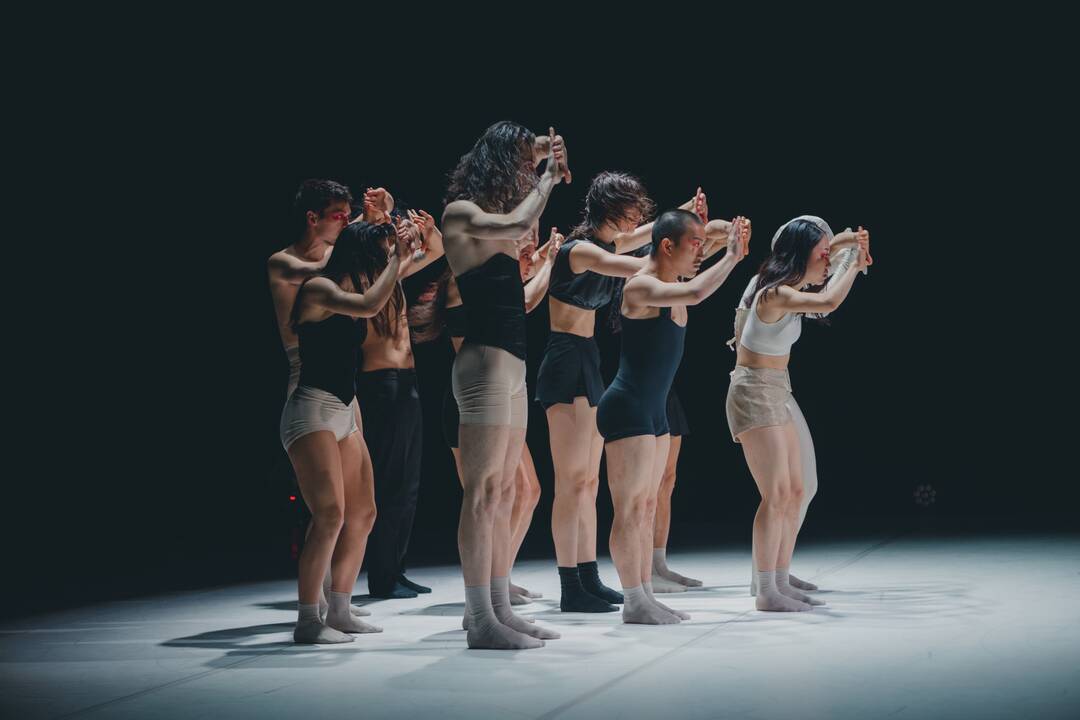 „Ištrintos durys“ – šokio teatro „Aura“ premjerinis spektaklis