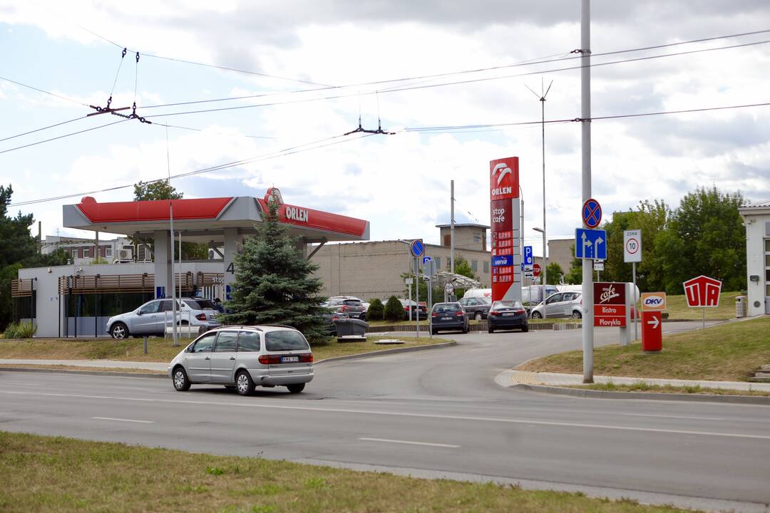 Automobilis nuriedėjo į Nerį