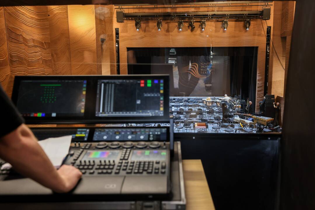 Klaipėdos valstybinio muzikinio teatro rūmų atidarymo spaudos konferencija