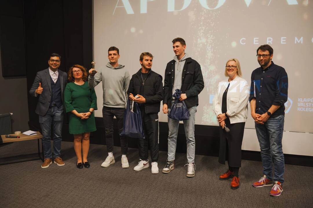 Akimirka iš reklamos kūrimo festivalio „Lipni juosta“.