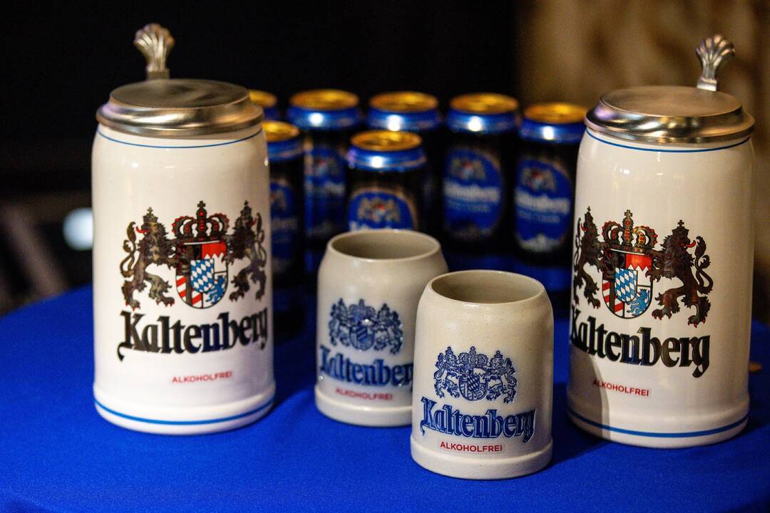 Akcentas: kiekviena bavariška šventė prasideda nuo gėrimo statinės atidarymo.