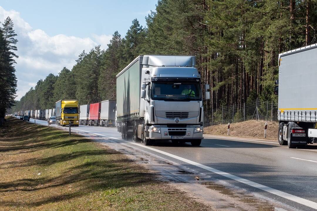 Pakvipo skandalu – ministerijos patarėjos įmonė gabeno prabangos prekes į Rusiją