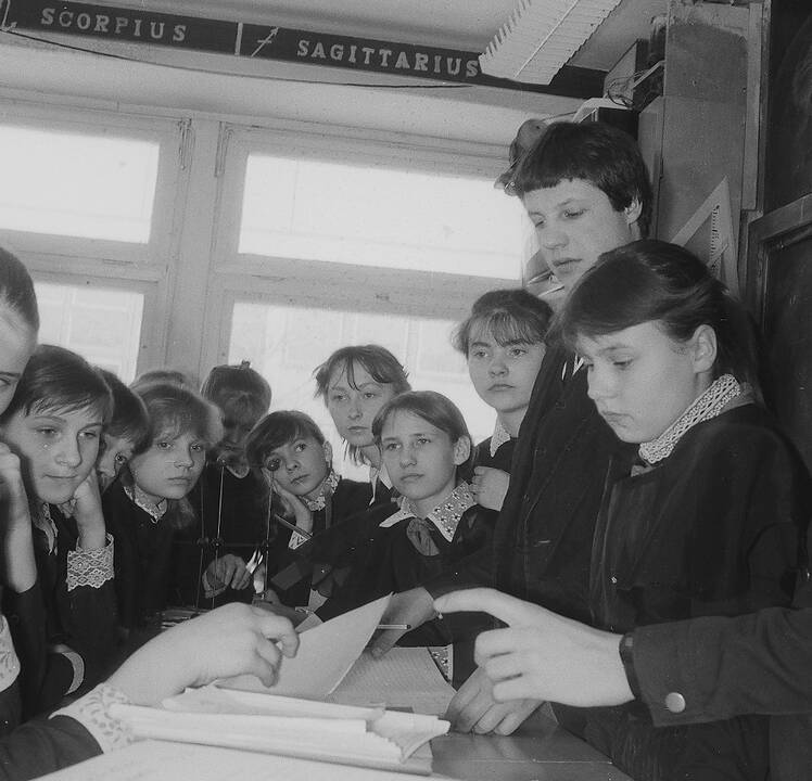 Vestuvių vakarą. Palanga. 1974 m.
