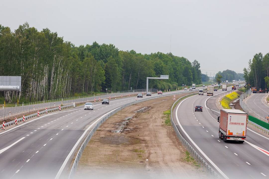 Kelių mokestį siūloma didinti iki 4 kartų – didžiausias siektų beveik 3,1 tūkst. eurų