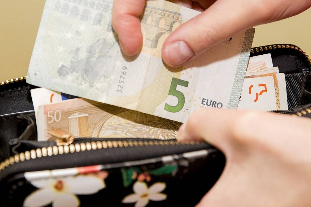 SADM: parama beveik 180 tūkst. nepasiturinčiųjų į socialines korteles bus pervesta rugsėjį