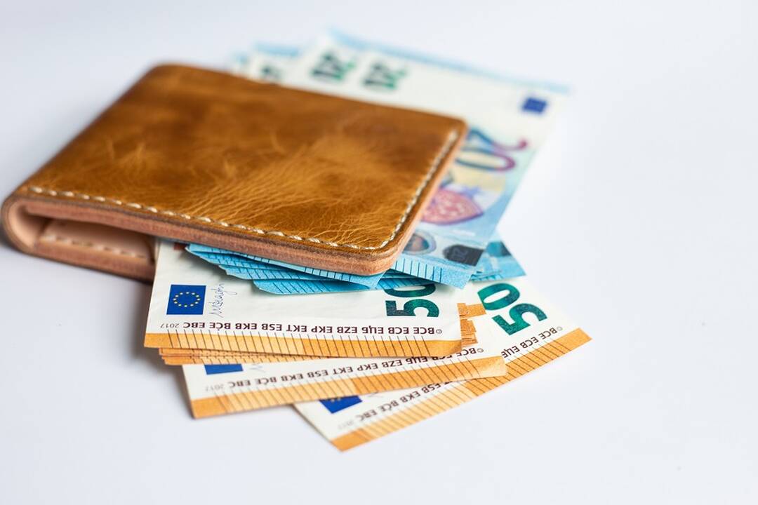 Įsikišo Konkurencijos taryba: fiksuoti ir minimalūs atlyginimų dydžiai gali riboti konkurenciją