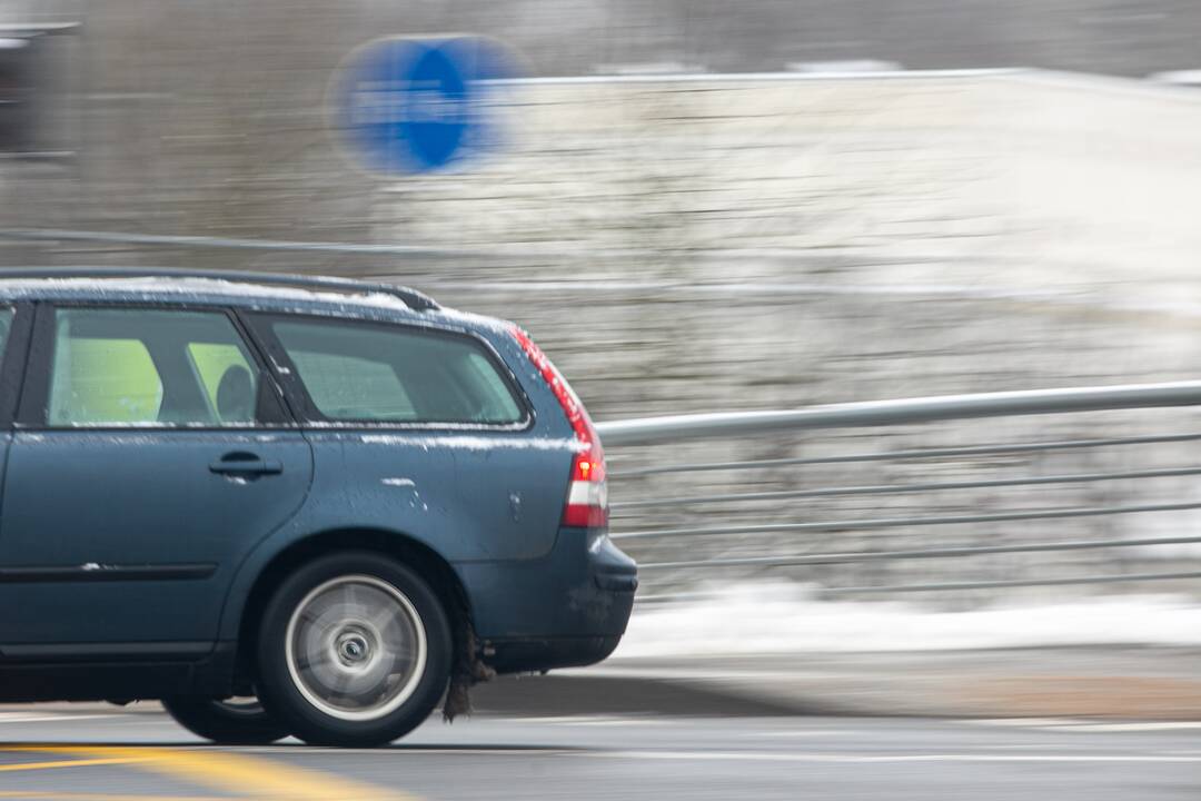 Šiaurės rytų ir pietryčių Lietuvoje dalis mažesnio intensyvumo kelių išlieka provėžoti