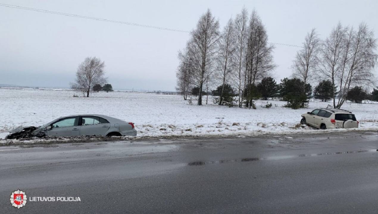 Savaitgalį eismo įvykiuose nukentėjo 22 asmenys, tarp jų – trys nepilnamečiai