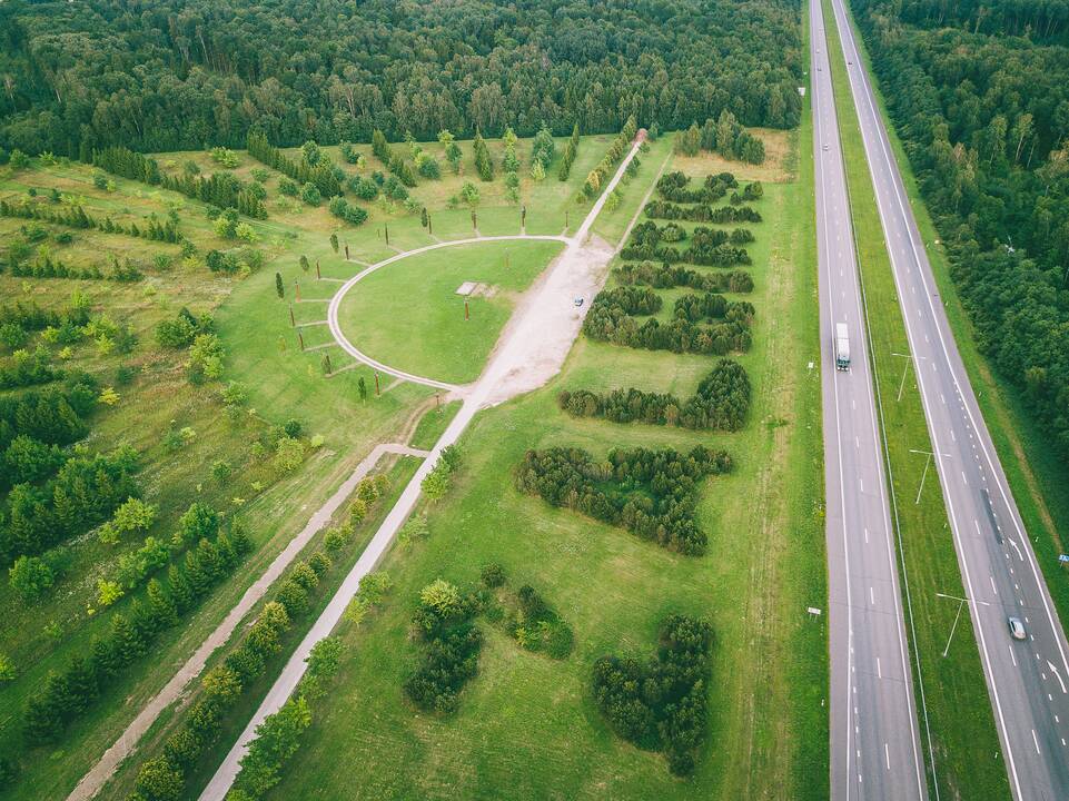  Priežiūra: seniūnijos prižiūri ir jų teritorijose esančių dviračių takų pakeles.