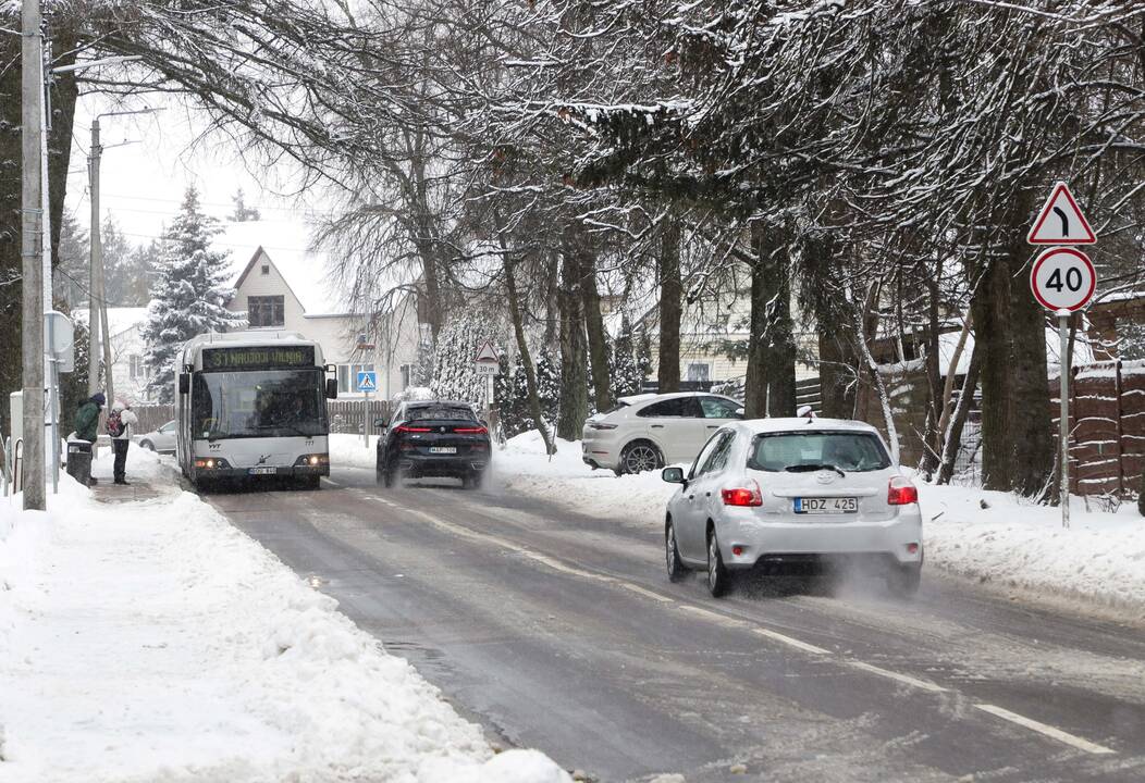 Praėjusi para keliuose: nukentėjo trys vairuotojai