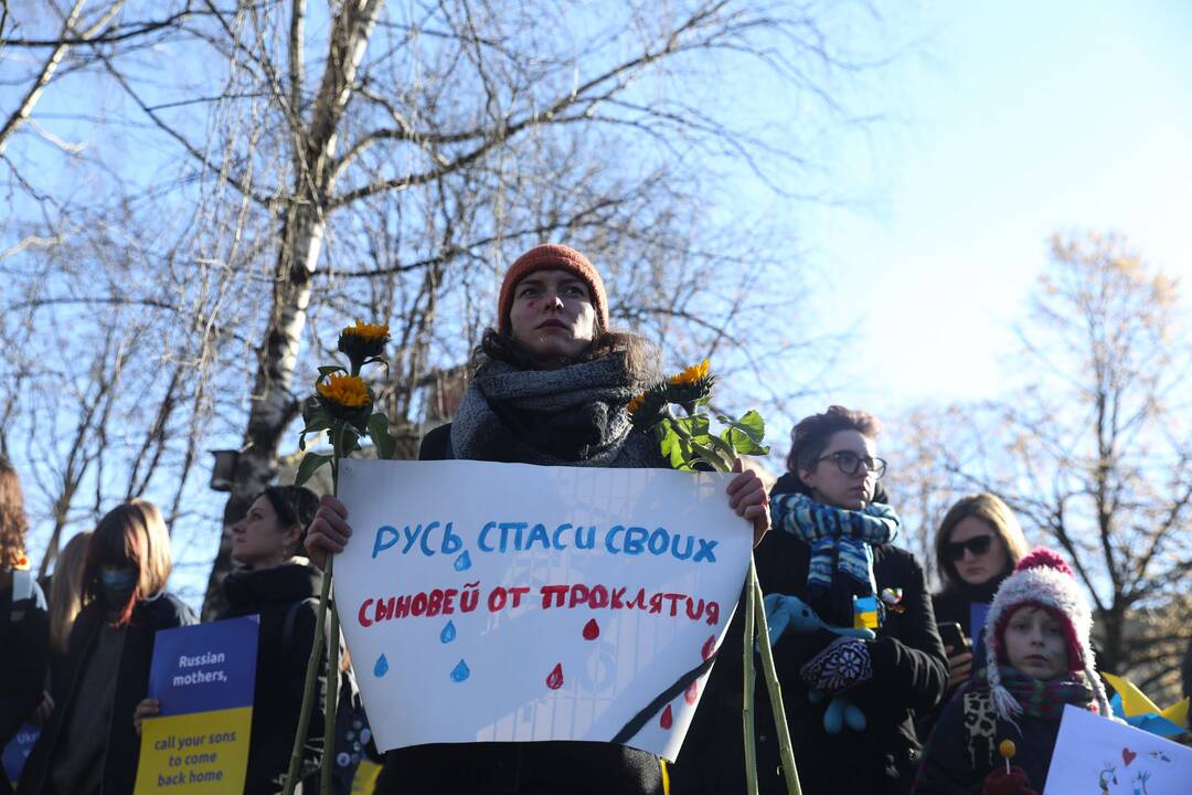 Moterų protesto akcija prieš Rusijos agresiją Ukrainoje