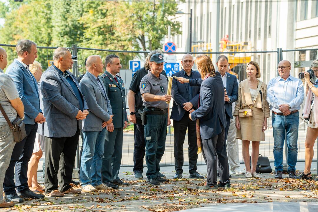 Policijos obelisko kapsulės įkasimo ceremonija