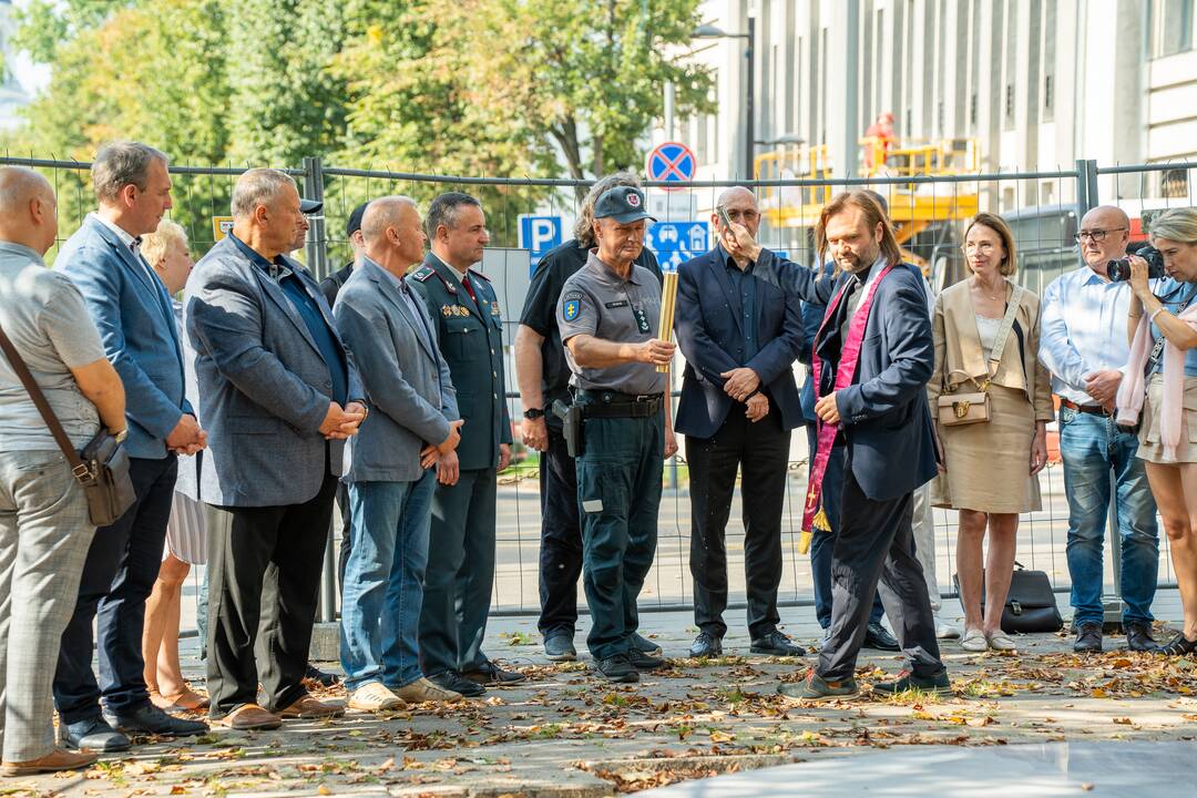 Policijos obelisko kapsulės įkasimo ceremonija