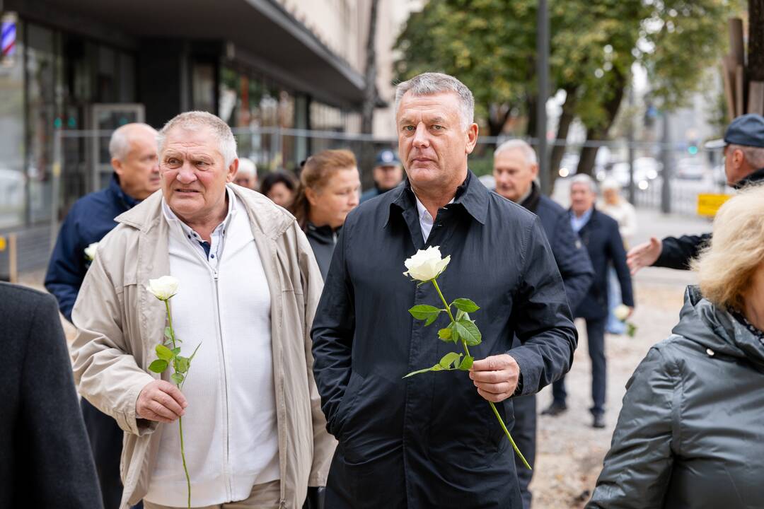 Policijos veteranai prie obelisko pagerbė kolegas