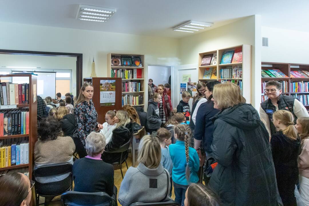 Pakvietė vaikus skaityti su šunimis