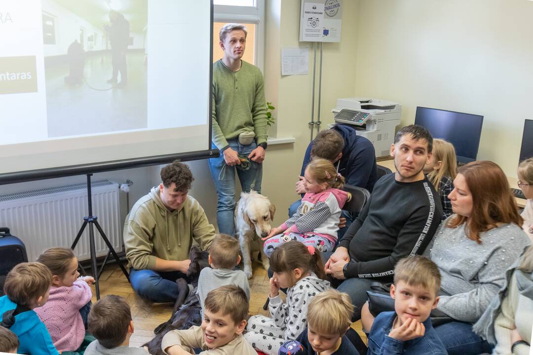 Pakvietė vaikus skaityti su šunimis