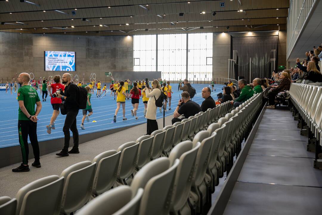 Prezidento Valdo Adamkaus lengvosios atletikos maniežo atidarymas
