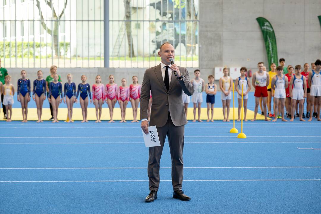 Prezidento Valdo Adamkaus lengvosios atletikos maniežo atidarymas