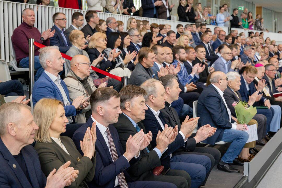 Prezidento Valdo Adamkaus lengvosios atletikos maniežo atidarymas