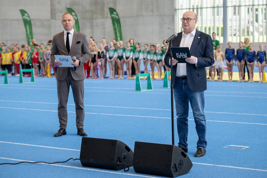 Prezidento Valdo Adamkaus lengvosios atletikos maniežo atidarymas