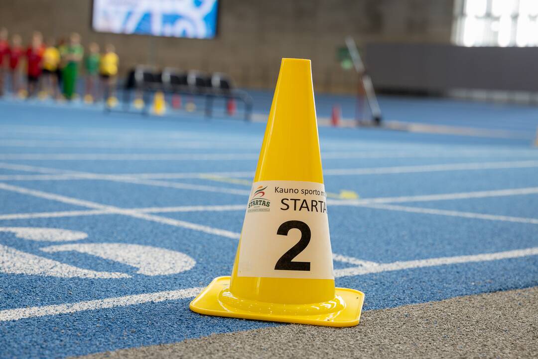 Prezidento Valdo Adamkaus lengvosios atletikos maniežo atidarymas