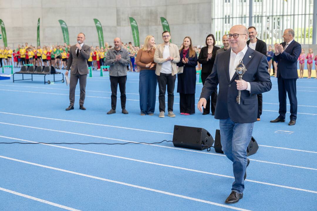 Prezidento Valdo Adamkaus lengvosios atletikos maniežo atidarymas