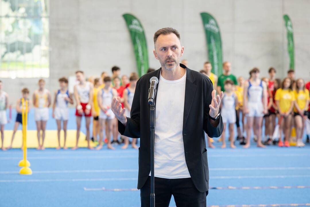 Prezidento Valdo Adamkaus lengvosios atletikos maniežo atidarymas