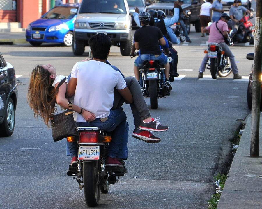 Motociklininkas išvežė G.Carmona iš incidento vietos, tačiau mergina vėliau mirė 
