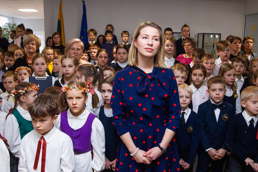 J. Basanavičiaus skulptūra padovanota progimnazijai