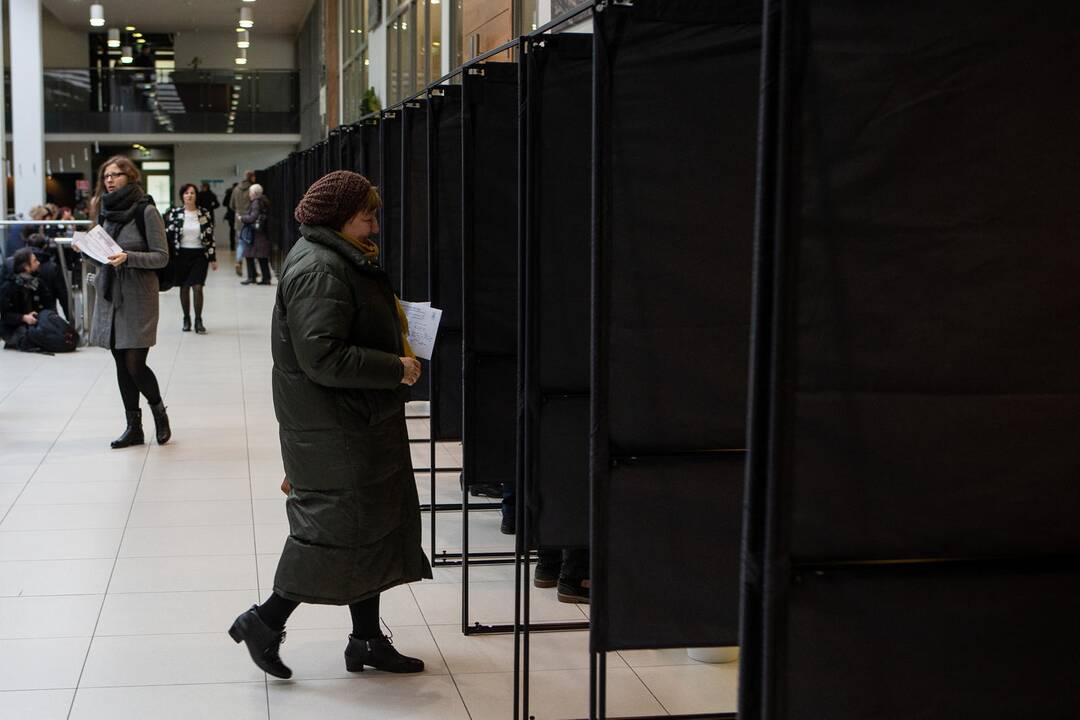 Antrajame merų rinkimų ture jau balsavo per 3 proc. rinkėjų