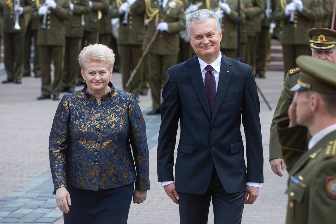 Prezidentą pagerbė ginkluotosios pajėgos