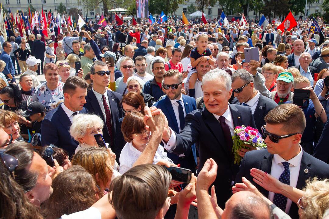 Miestų ir miestelių vėliavų pagerbimo ceremonija