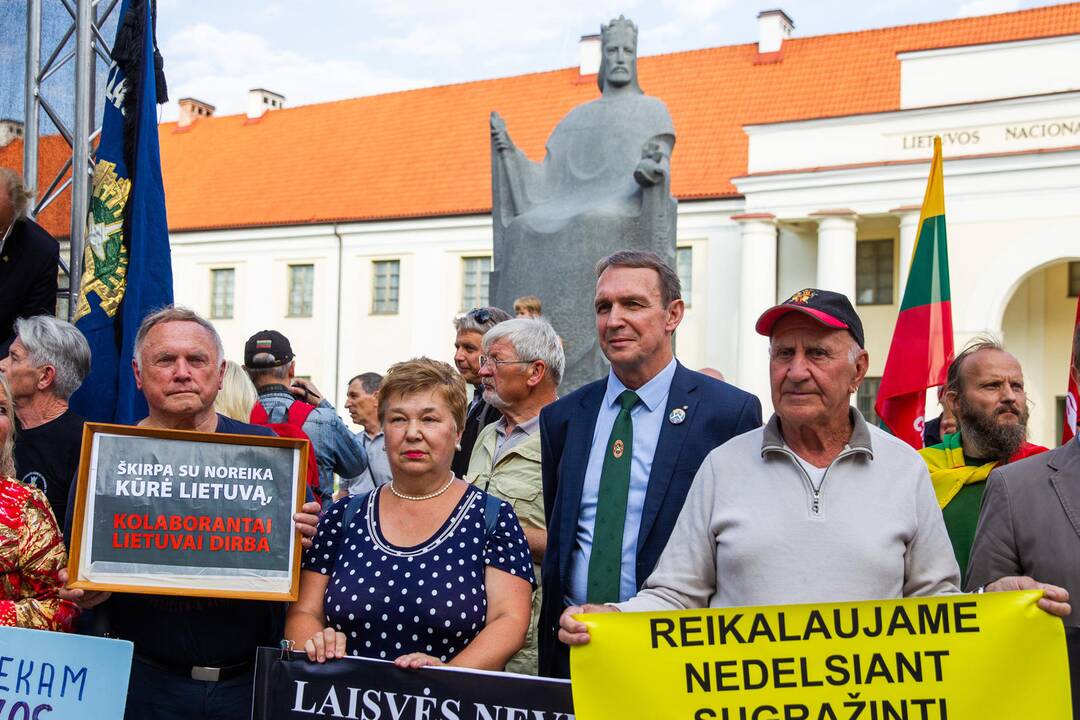 Nors mitingo metu buvo išsakyta daug nepasitenkinimo ir nusivylimo žodžių, policija dėl mitingavusiųjų elgesio ar pasisakymų jokių pretenzijų neturėjo.