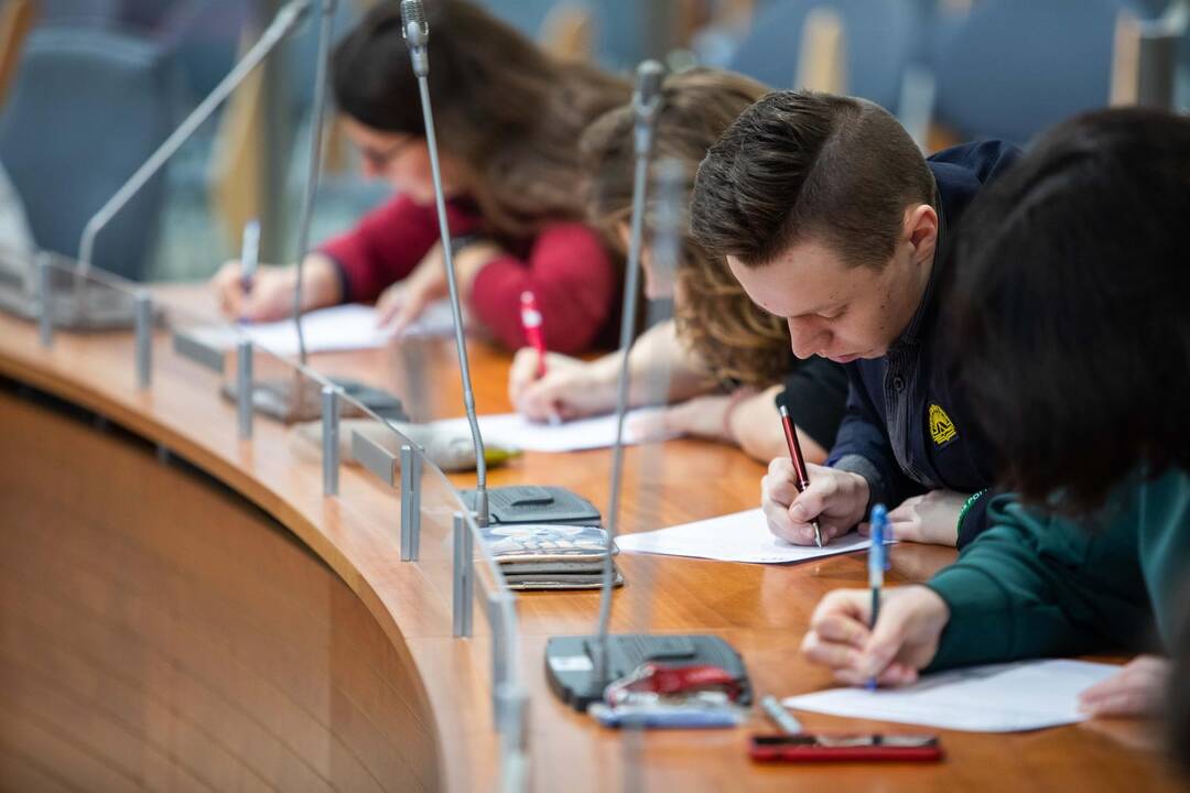 Vilniečiai rašė nacionalinį diktantą