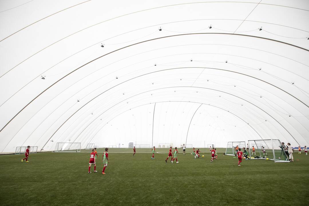 Pilaitės dengto futbolo maniežo atidarymas