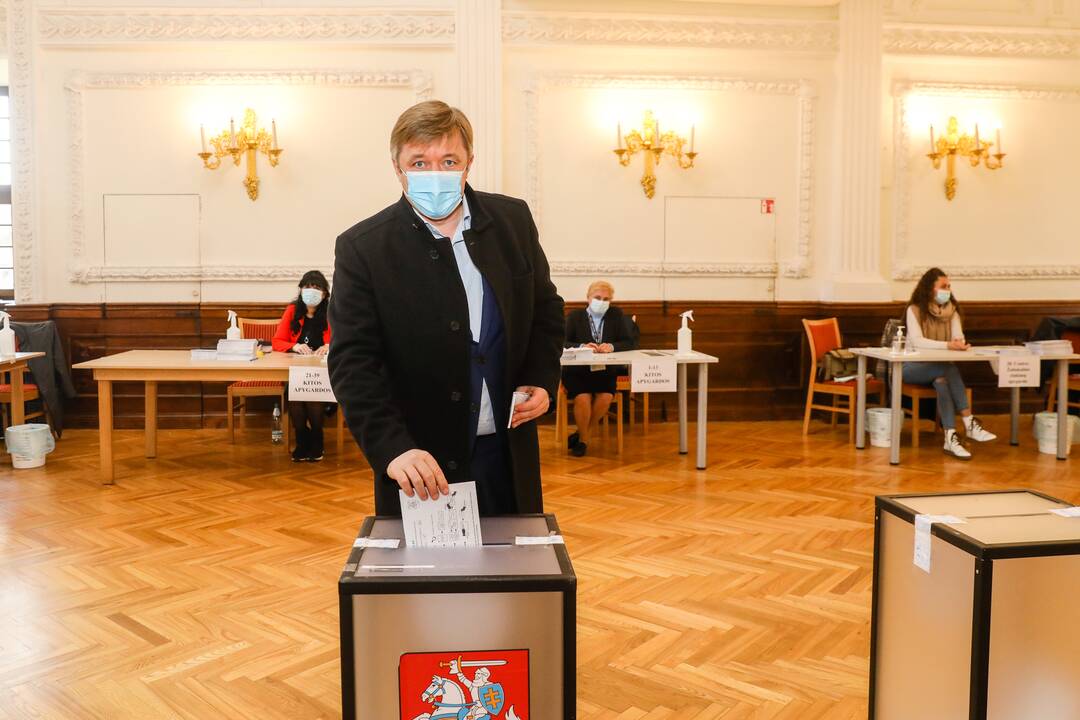 Išankstinis balsavimas: balsuoja partijų lyderiai