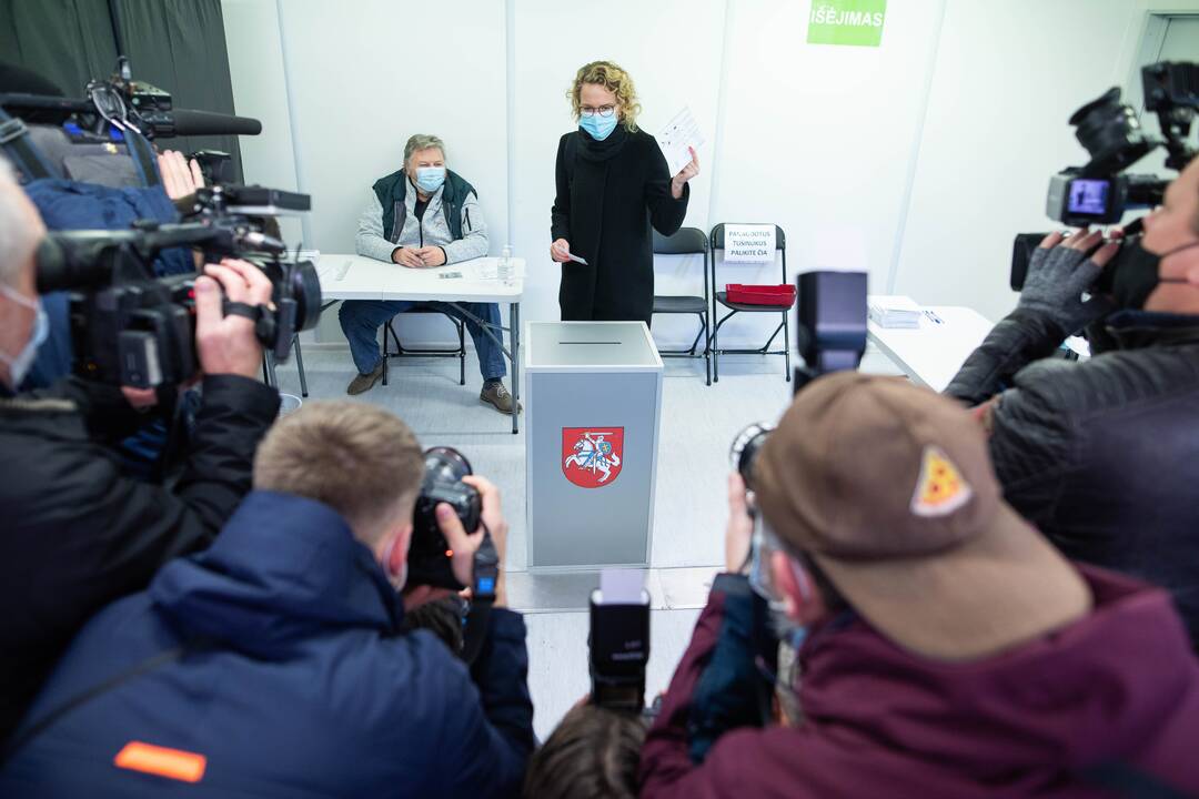 Išankstinis balsavimas: balsuoja partijų lyderiai