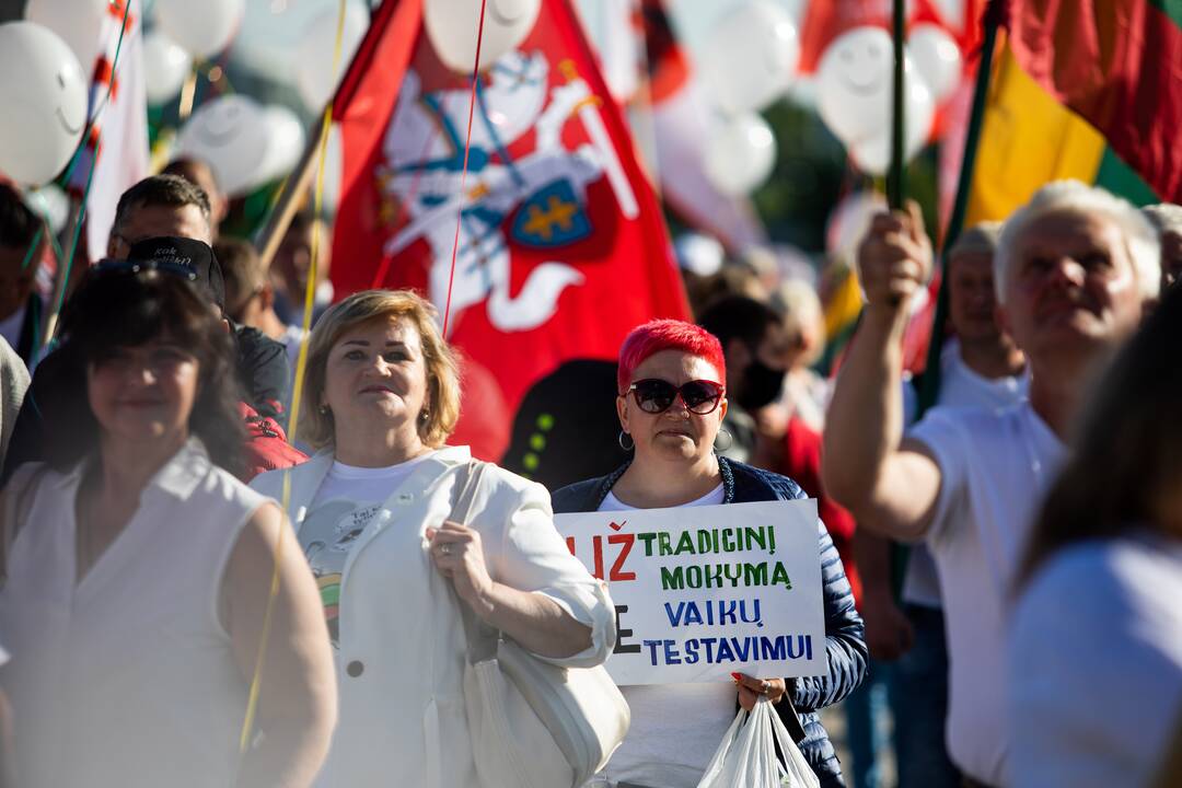 Šeimų maršo protestas prie Seimo