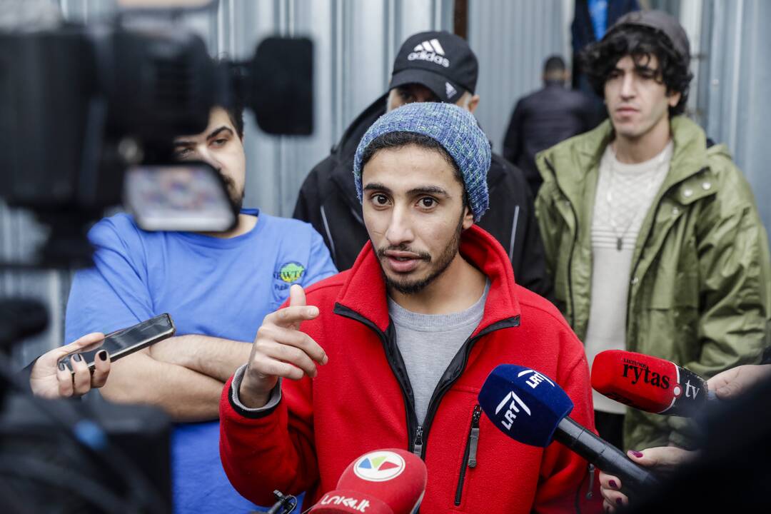 Migrantai Kybartų užsieniečių registracijos centre