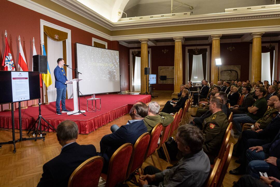 O. Arestovyčiaus pranešimas konferencijoje Vilniuje