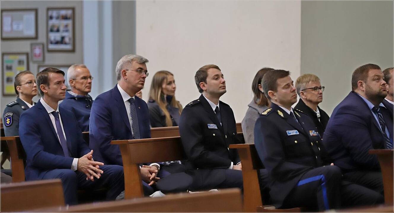Policija mini Angelų sargų dieną