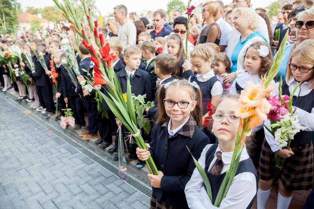 Į sostinės mokyklas nebetelpa pirmokai